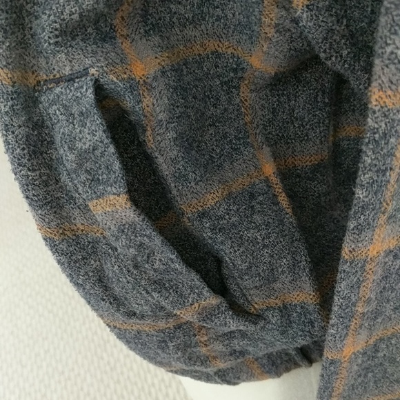 Longsleeves turtle neck loose type with pockets - Picture 3 of 6